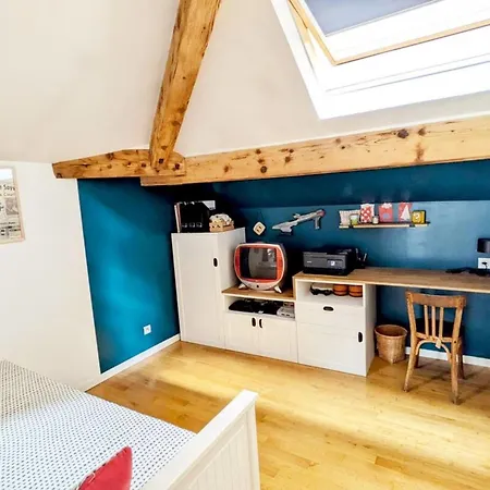 Charming Family Duplex In The 7th -